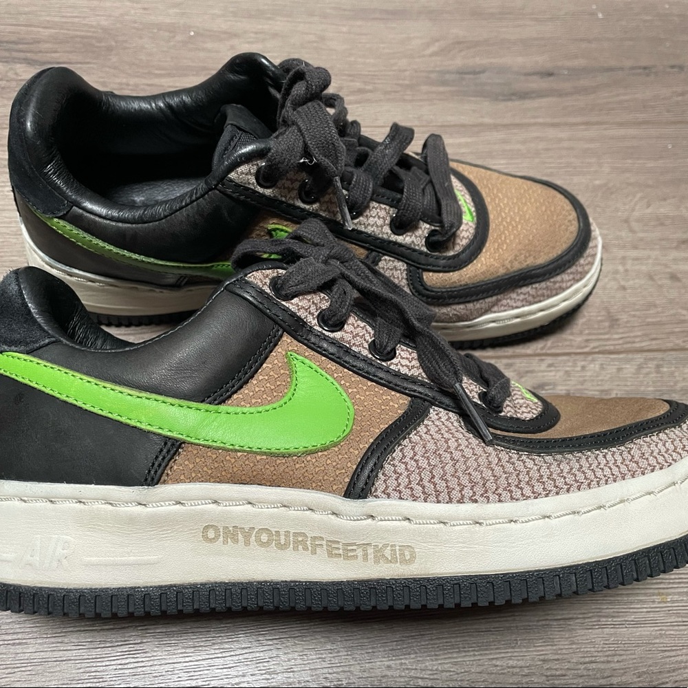 Nike Air Force 1, Undefeated, Collector’s: Sizes: Men’s 7, Women’s 8.5